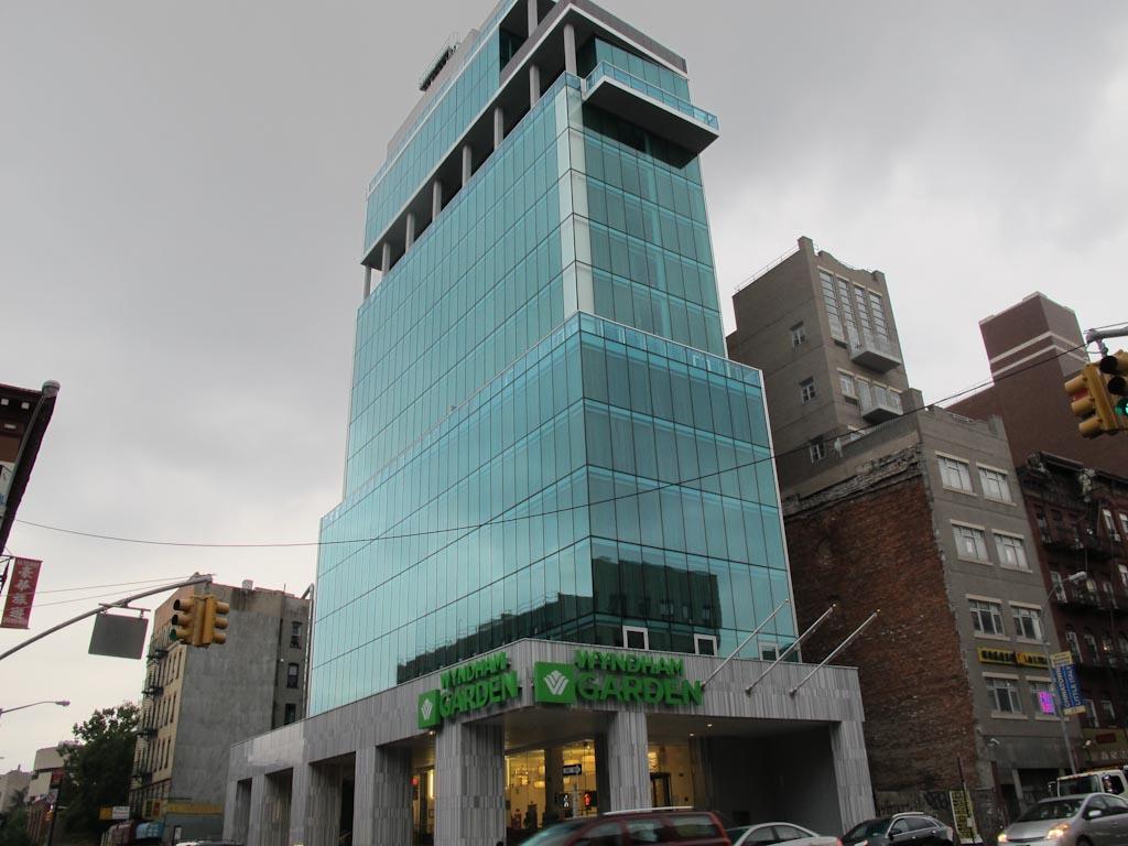 Wyndham Garden Chinatown Hotel New York Exterior photo